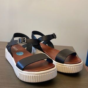 Brand MIA sandal with little platform